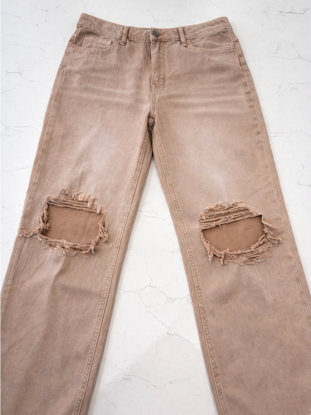 NWT Vervet Women's Straight-Leg Distressed Jeans - Taupe Brown